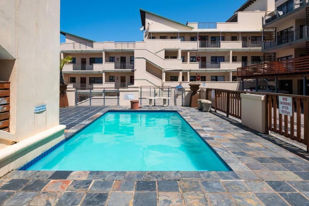 Sancta South Coast 2 Bedroom Apartment *